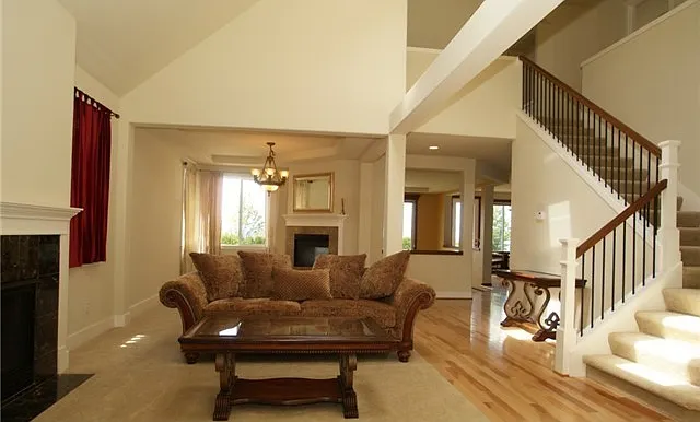 4 bed, 2840 sqft, $4,500 — Photo 4