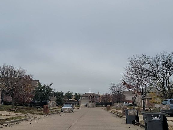 5th image of 718 Pickwick Ln