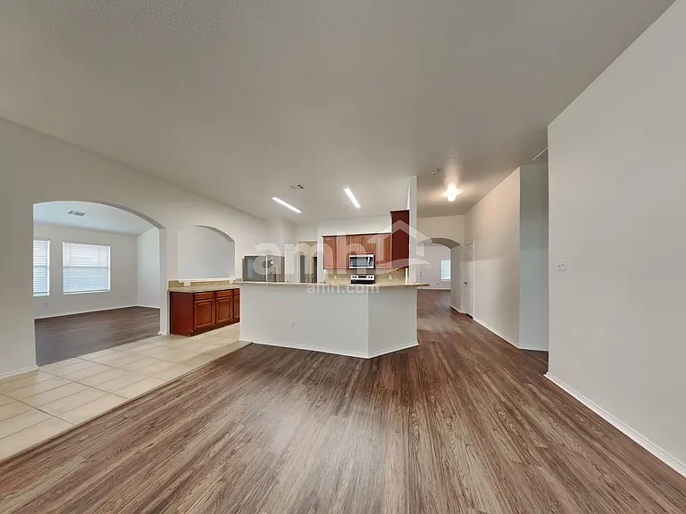 1207 Fox Glen Trl — Photo 8