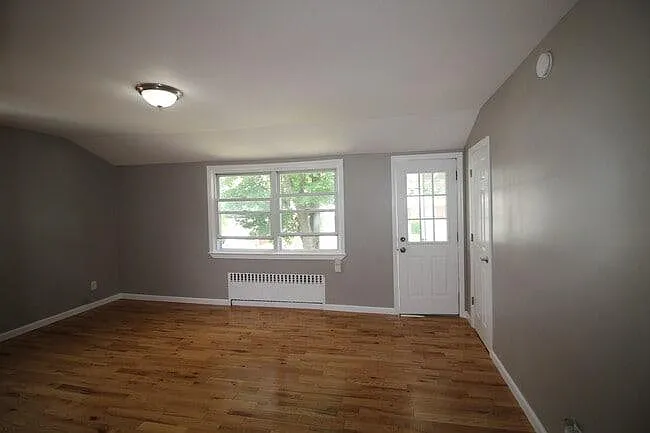 209 Tibbetts Rd — Photo 2