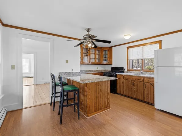 10 Charles St, West Bridgewater, MA 02379