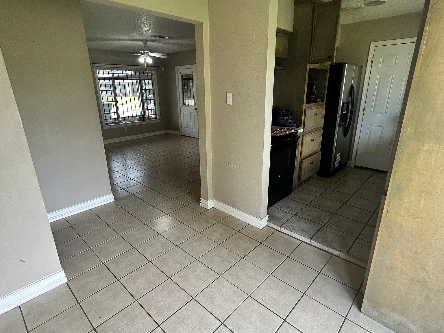 3 bed, 1236 sqft, $1,500 — Photo 3