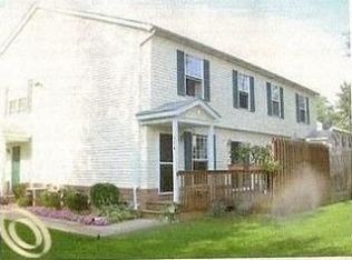 724 Griswold St, Howell, MI 48843