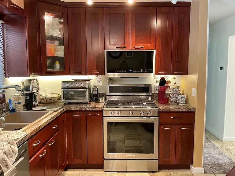 27 Marvin Dr — Photo 5