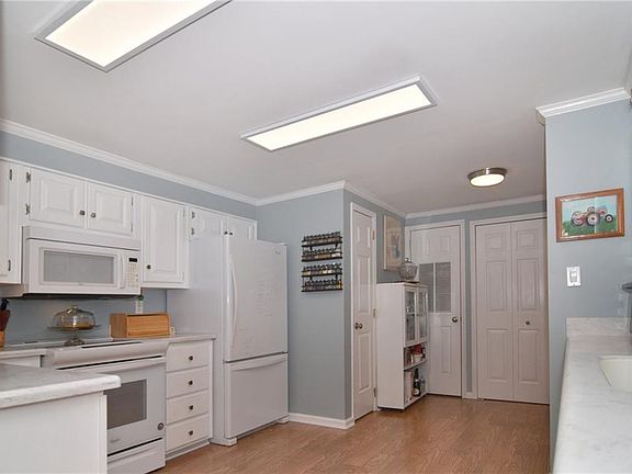 5th image of 291 Leisure Dr