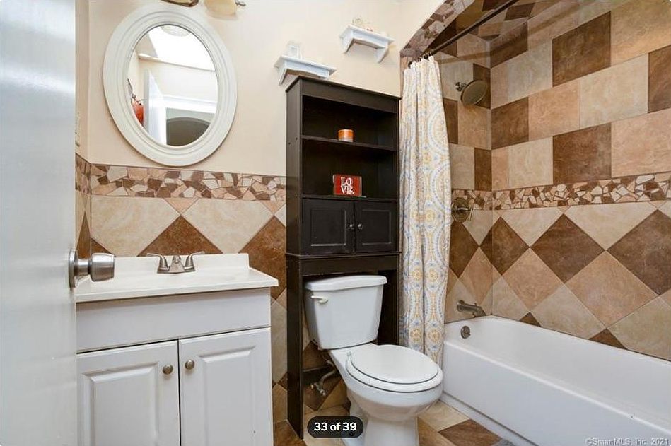 2nd image of 22 Horseshoe Dr #B