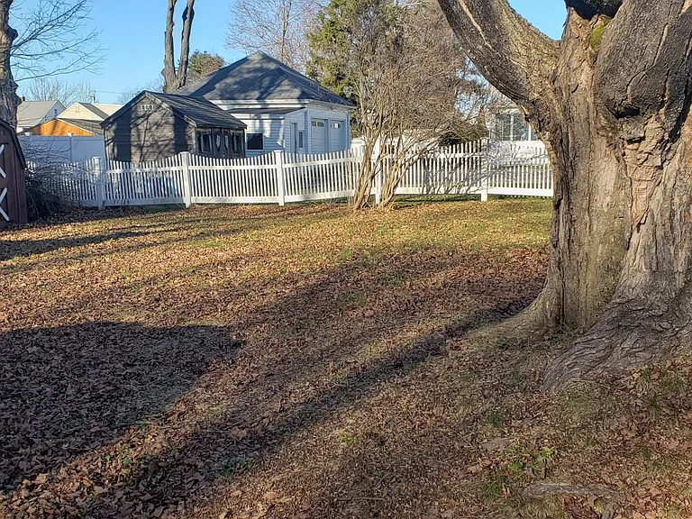 52 Newell Ave — Photo 17