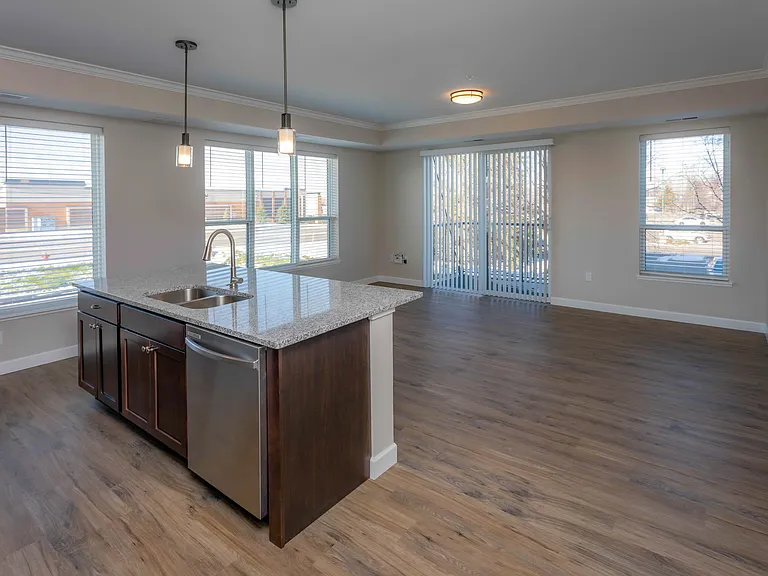 Eagan Heights Apartments — Photo 28