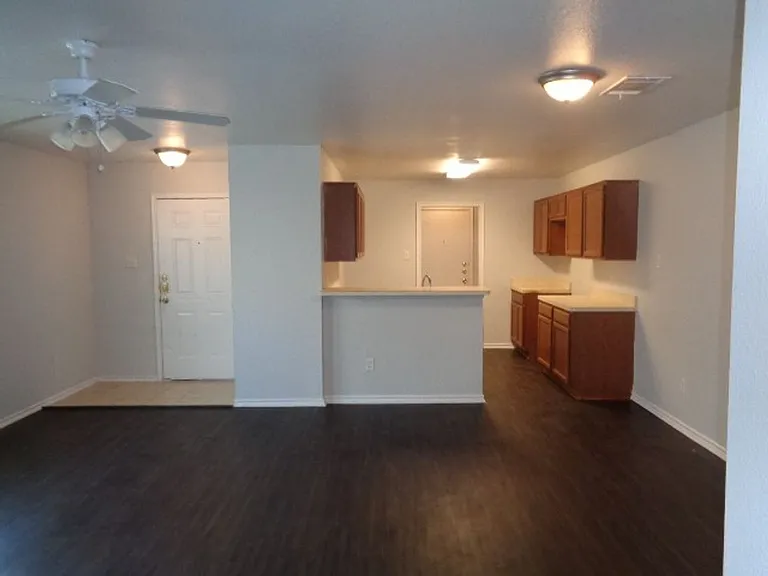 13649-13651 Biggs St — Photo 10