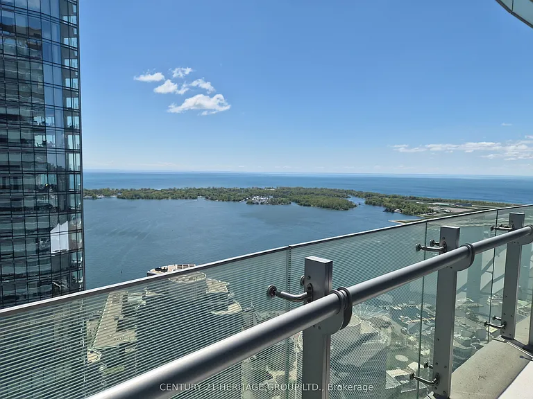12 York St #5202 — Photo 2