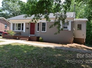 948 4th Street Dr NW, Hickory, NC 28601