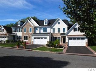 1940 Carriage Knoll Dr, Bethlehem, PA 18015