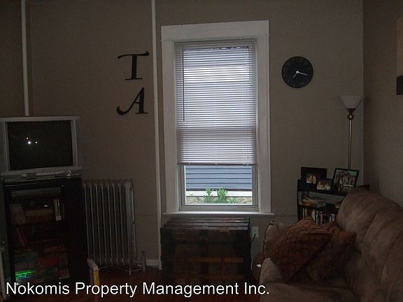 5th image of 2437 Dupont Ave S APT 1