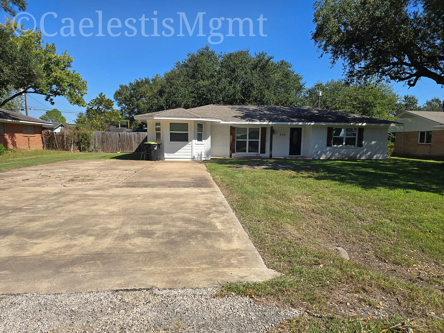 3 bed, 1602 sqft, $1,850 — Photo 2