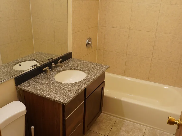 6357 N Lakewood Ave #3W — Photo 10