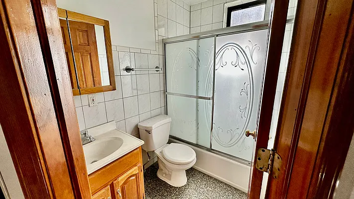 Rented by HOLTON REAL ESTATE INC. | media 10