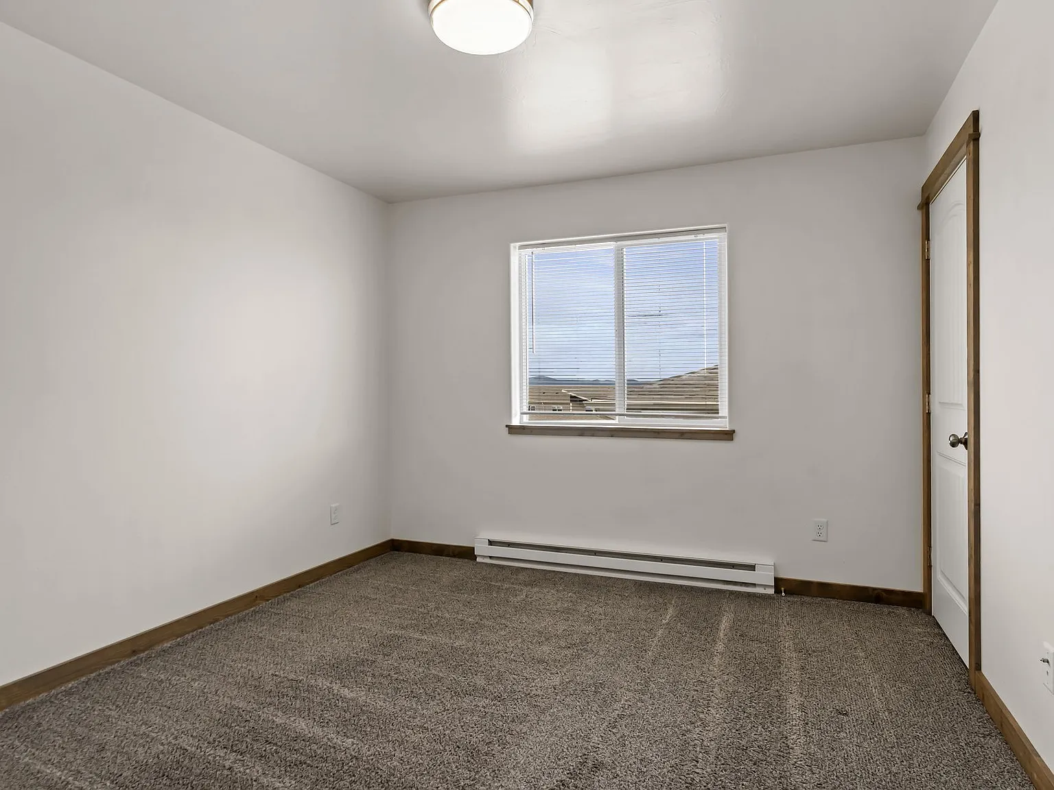 Pet Friendly 3 bed, 1.5 bath apartments! Ask us about our move in Special - — Photo 4