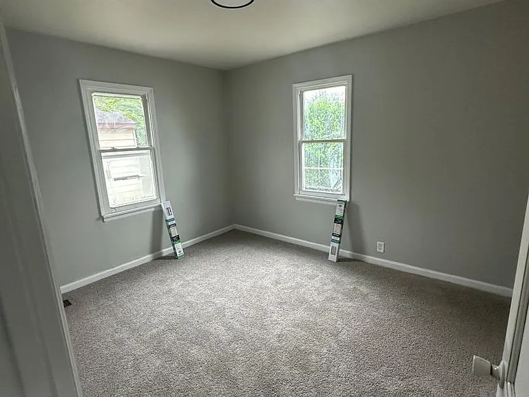 2105 S Vine St — Photo 5