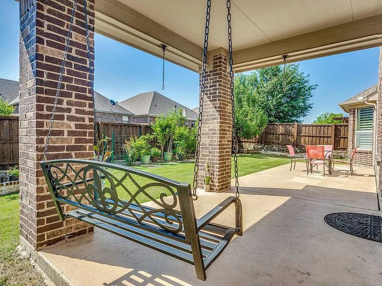 7340 Beranger Dr — Photo 24