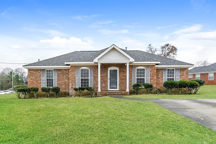 3322 Sugarberry Dr