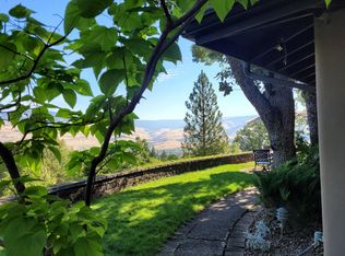 1221 Park St, Ashland, OR