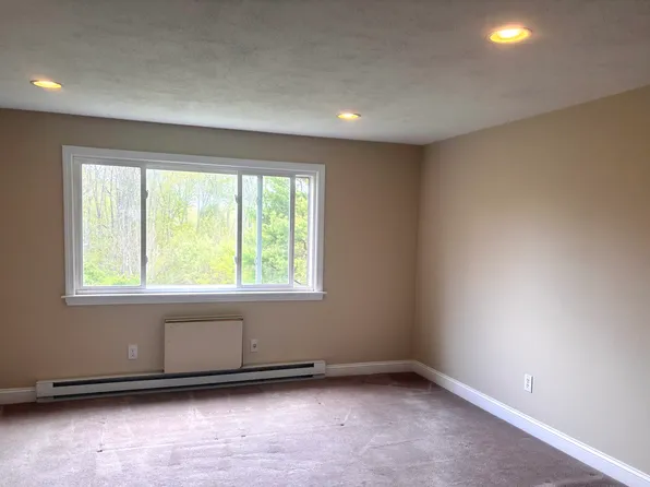 51 Burnap Rd APT 3, Holliston, MA 01746