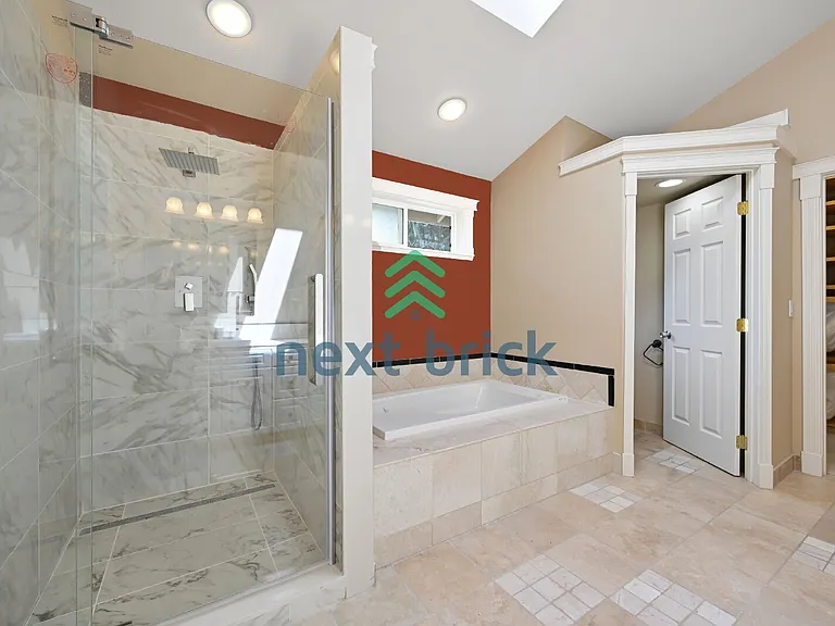 22310 SE 18th Ct — Photo 23
