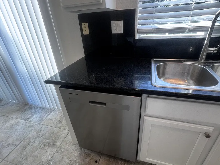 511 W Las Brisas Dr — Photo 18