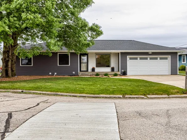 405 Joy Cir, Gilbert, IA 50105