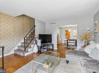 852 School Ln, Folcroft, PA 19032