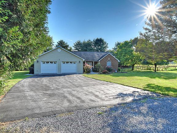 2nd image of 1017 Winters Private Dr