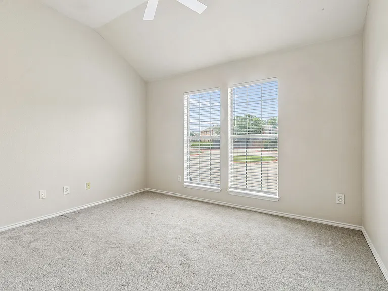 3938 Pickett Pl — Photo 17