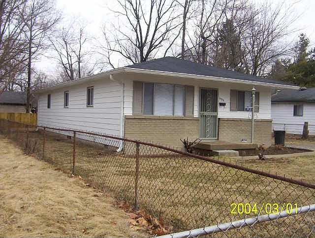 1st image of 2904 Roberta Dr