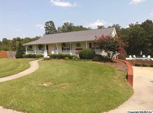 2115 Clinton St, Hokes Bluff, AL 35903