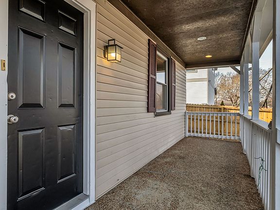 4th image of 515 Hemstead St