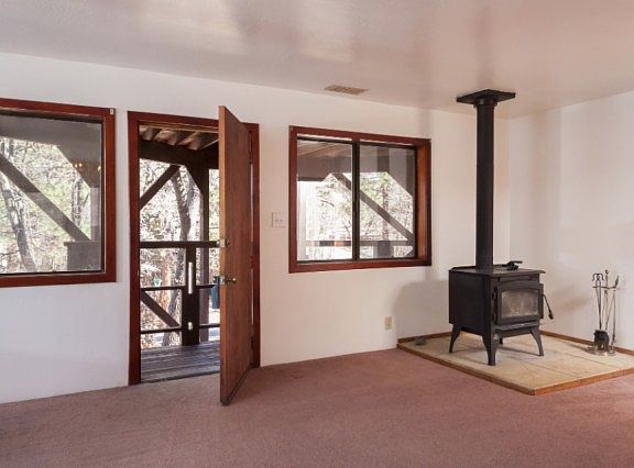 3rd image of 880 Imperial Ave