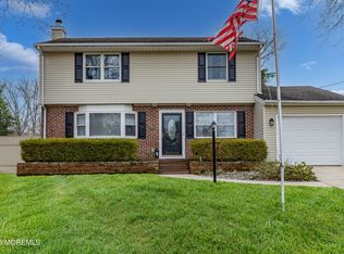 21 Pine Fork Dr, Toms River, NJ