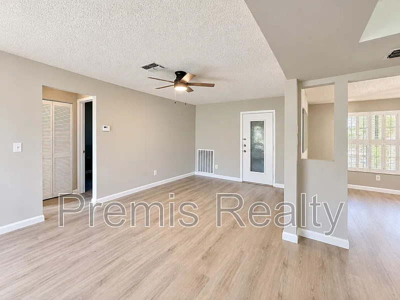 2 bed, 2.0 bath, 1205 sqft, $2,350 — Photo 4