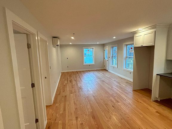 5th image of 625 Essex Ave #3
