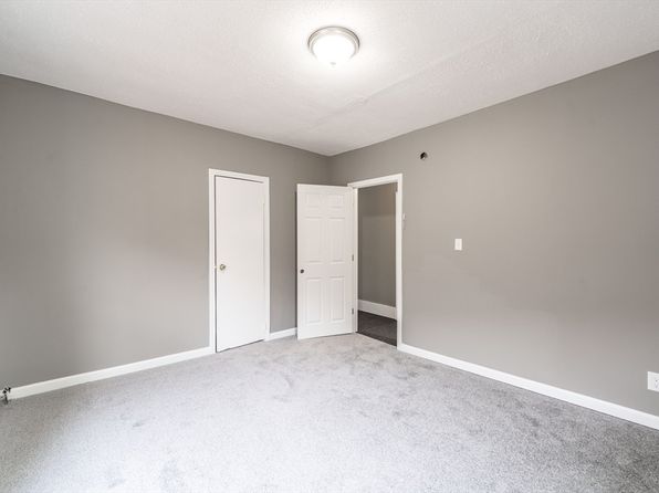 15 Warriner Ave, Springfield, MA 01108