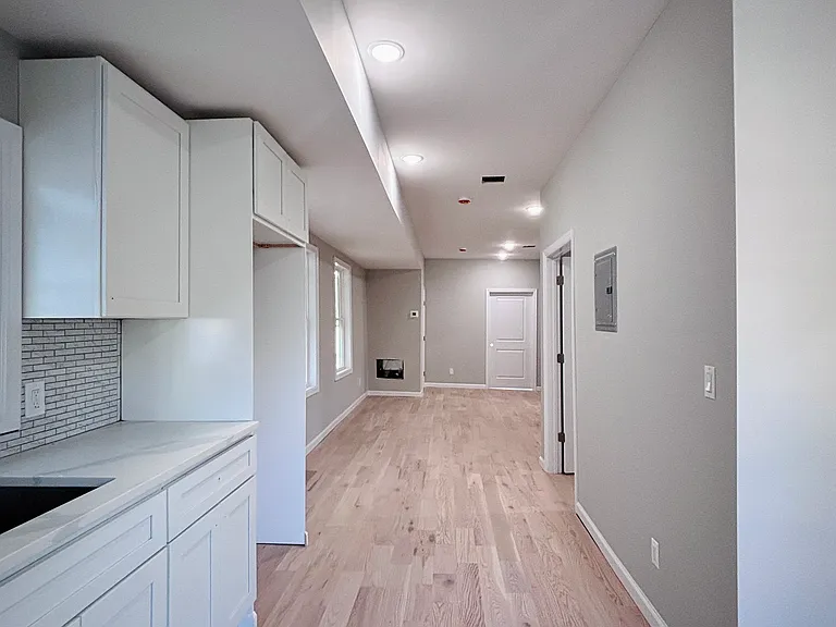 788 E 18th St #2 — Photo 5
