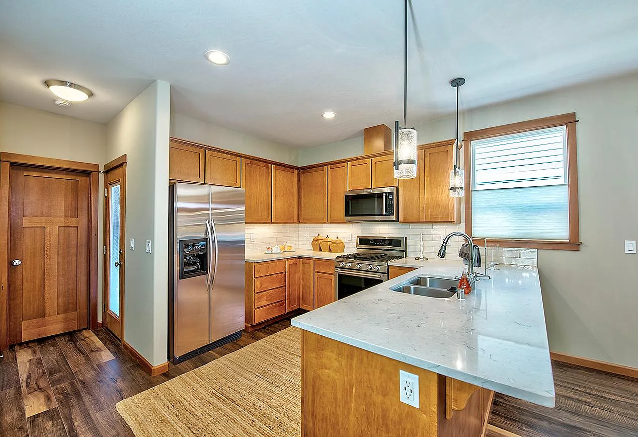 7109 Rainier Dr — Photo 4