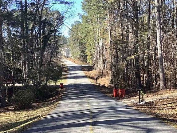 Exterior Neighborhood (street photo)