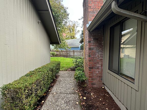 Walk way from Parking spot to front entrance.