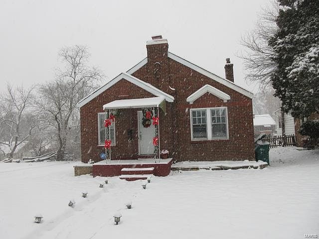 1st image of 2420 Akins Dr