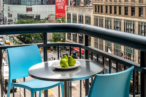 Rented by Bold Marketing | media 21