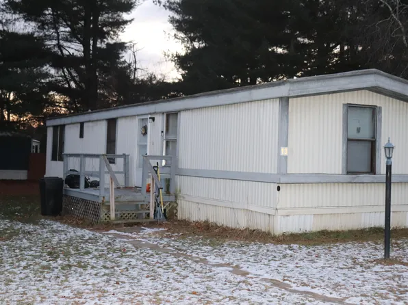 13 Gleneagle Dr, Plattsburgh, NY 12901