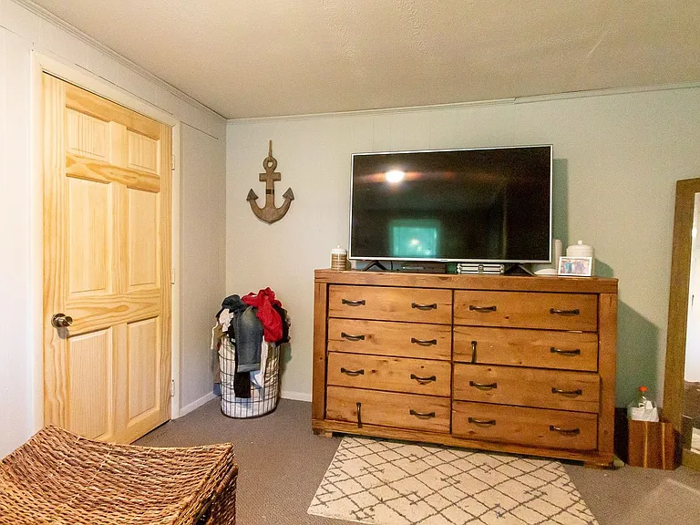 2100 N Ball Ave — Photo 4