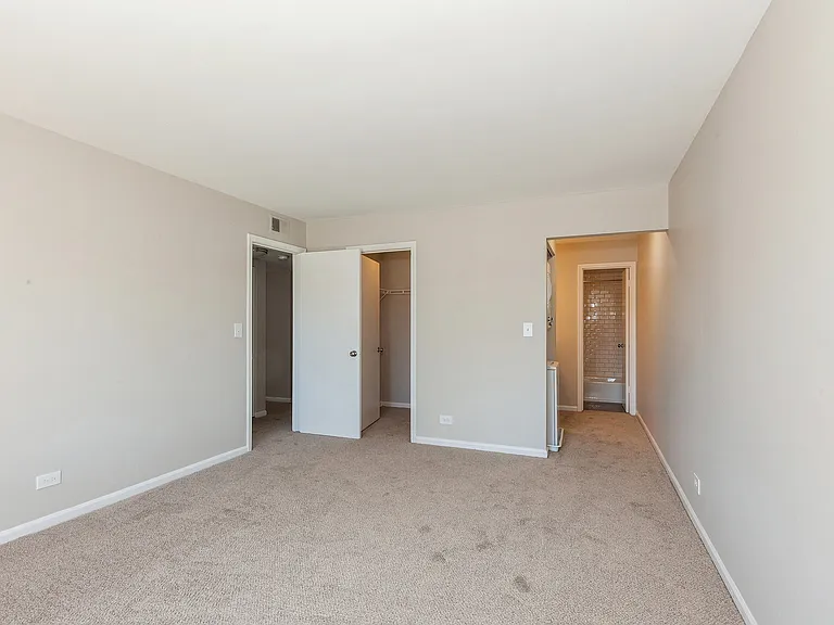 ReNew on Naper — Photo 9