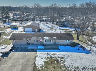 145 W Walnut St, Mt Zion, IL 62549